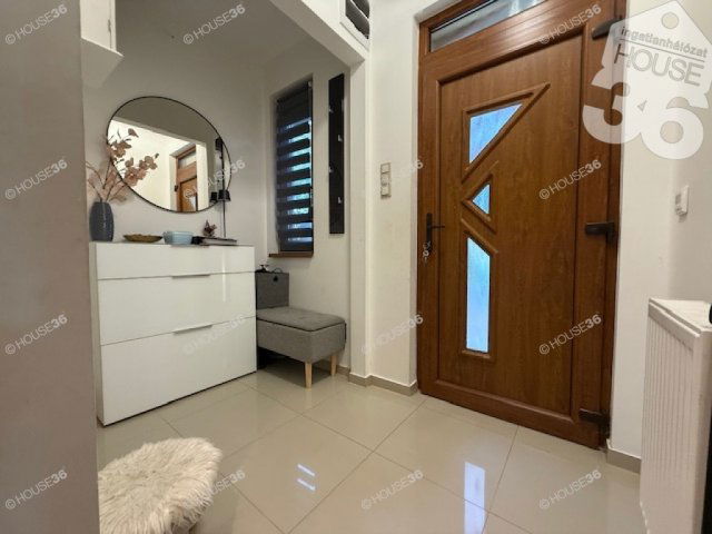 Eladó családi ház, Kecskeméten 139.99 M Ft, 5 szobás