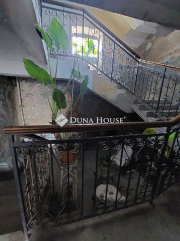 Eladó téglalakás, Baján 32.99 M Ft, 2 szobás