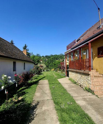 Eladó családi ház, Hosszúhetényen 82.99 M Ft, 4 szobás
