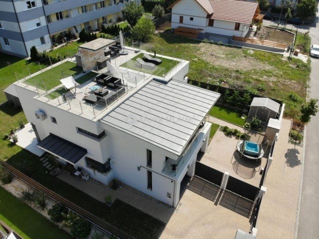 Eladó ikerház, Budapesten, XVIII. kerületben 199 M Ft, 4 szobás