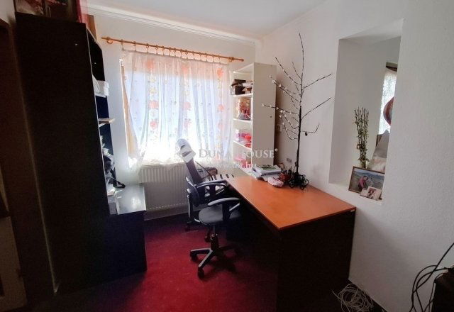 Eladó családi ház, Felsőpakonyban 89.9 M Ft, 9 szobás