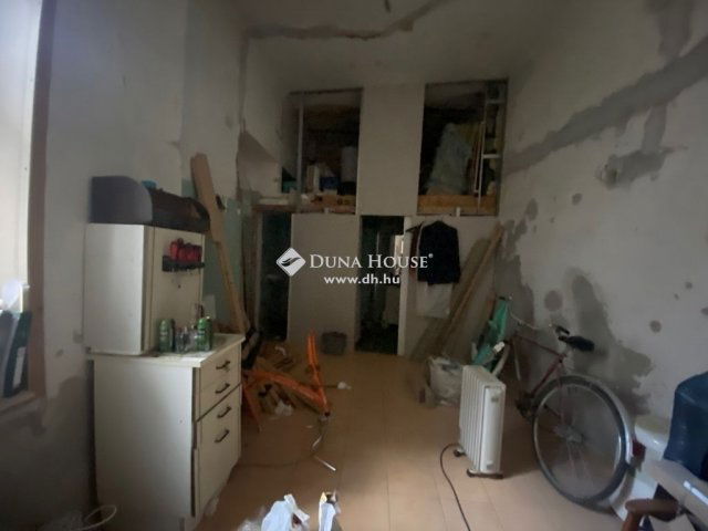 Eladó téglalakás, Budapesten, VIII. kerületben 44.5 M Ft