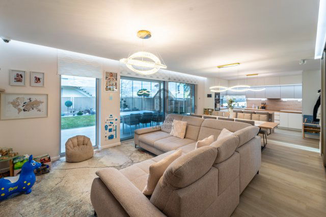 Eladó téglalakás, Budapesten, III. kerületben 450 M Ft, 4 szobás