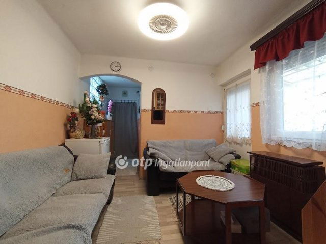 Eladó családi ház, Gyöngyösön 39.5 M Ft, 3 szobás