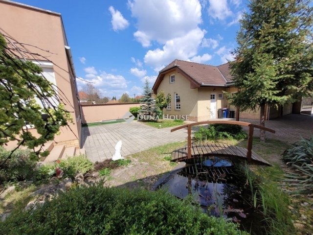 Eladó családi ház, Kecskeméten 159 M Ft, 6 szobás