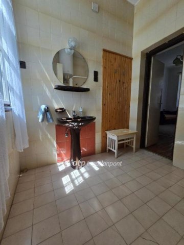 Eladó családi ház, Tabdin 95 M Ft, 45 szobás