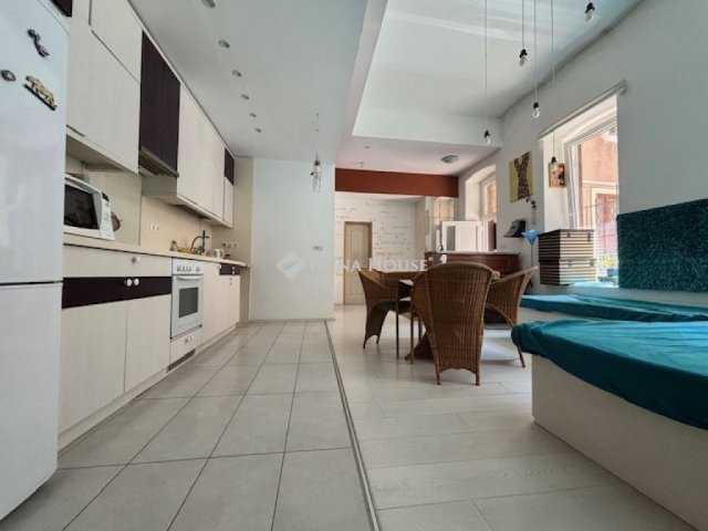 Eladó téglalakás, Budapesten, VIII. kerületben 110 M Ft