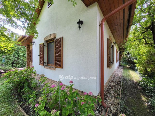 Eladó családi ház, Zamárdiban 238.8 M Ft, 4 szobás