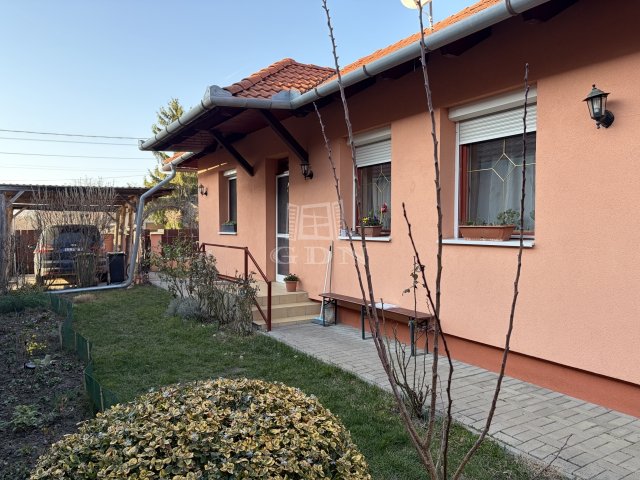 Eladó családi ház, Őrbottyánban 93.79 M Ft, 5 szobás