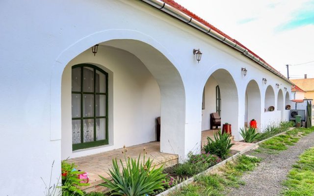 Eladó családi ház, Mihályfán 170 M Ft, 4 szobás