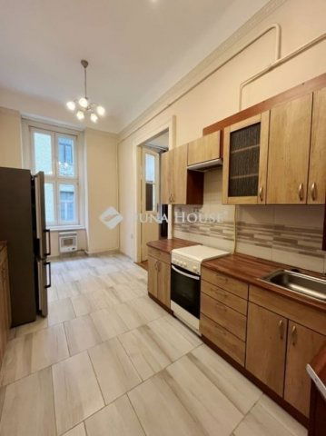 Eladó téglalakás, Budapesten, V. kerületben 79.9 M Ft, 1 szobás