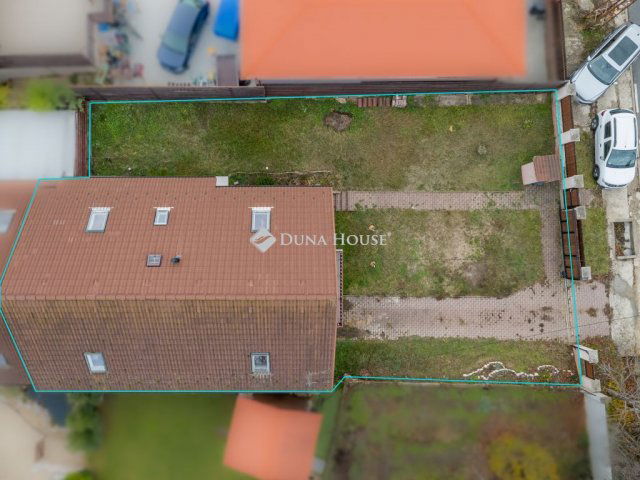 Eladó ikerház, Csömörön 139.9 M Ft, 4 szobás