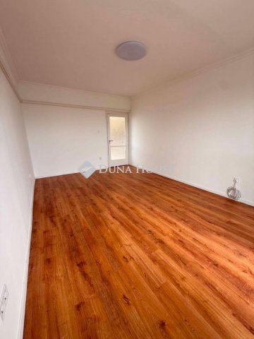 Eladó panellakás, Debrecenben, Ötvenhatosok terén 64.9 M Ft