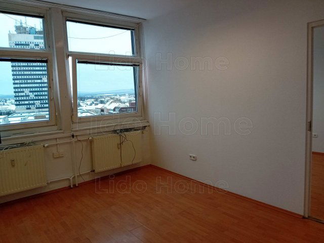 Eladó iroda, Veszprémben 27.9 M Ft, 3 szobás