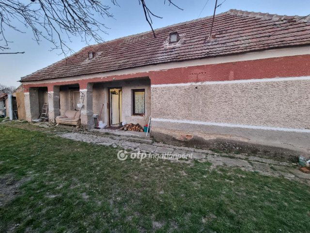 Eladó családi ház, Vámoscsaládon 17 M Ft, 1+2 szobás