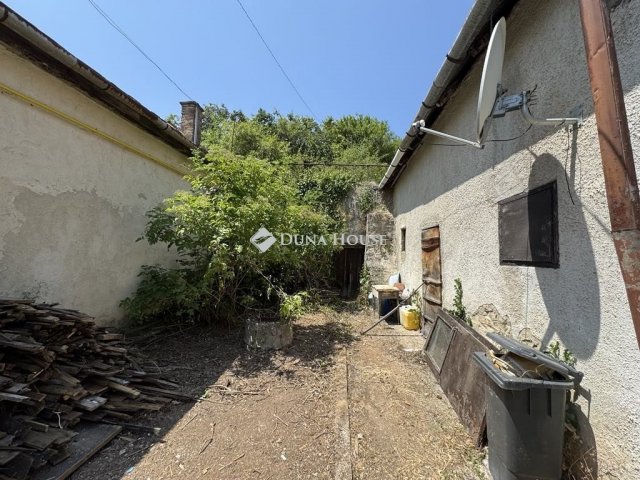 Eladó telek, Pécsett 15.5 M Ft / költözzbe.hu