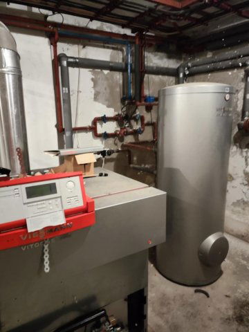 Eladó családi ház, Alsómocsoládon 280 M Ft, 12 szobás