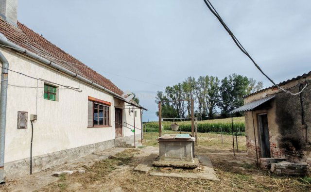 Eladó családi ház, Csurgón 11.9 M Ft, 2 szobás