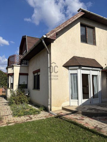 Eladó családi ház, Szolnokon 89 M Ft, 6 szobás