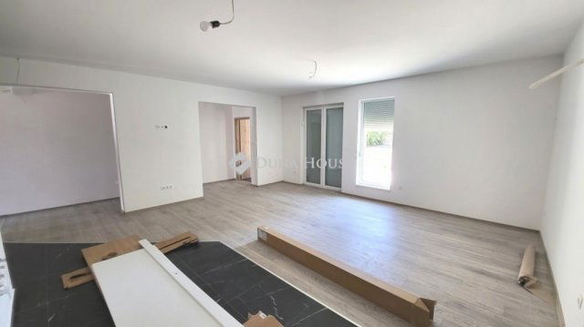 Eladó ikerház, Érden 94 M Ft, 4 szobás / költözzbe.hu