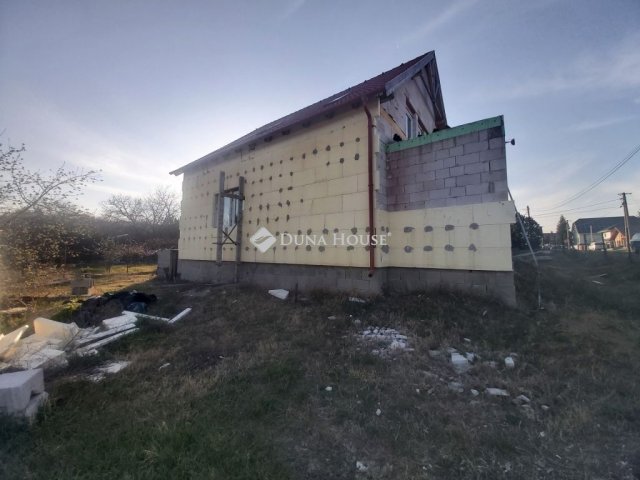 Eladó sorház, Veresegyházon 250 M Ft, 1 szobás