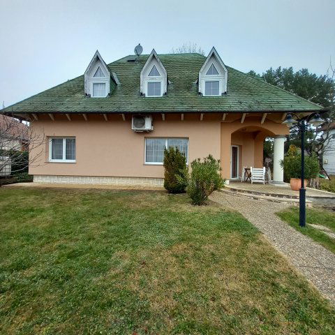 Eladó családi ház, Balatonkeresztúron 149 M Ft, 4 szobás