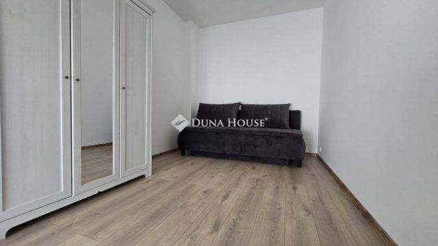 Eladó téglalakás, Szegeden 81.7 M Ft, 3 szobás