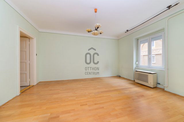 Eladó téglalakás, Budapesten, III. kerületben, Bécsi úton