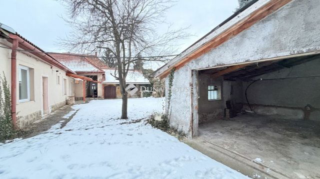 Eladó családi ház, Egerben 73.9 M Ft, 4 szobás