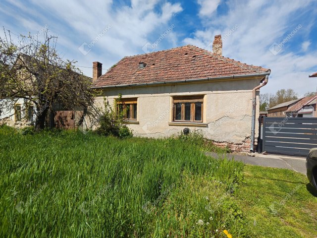 Eladó családi ház, Góron 14.9 M Ft, 3 szobás