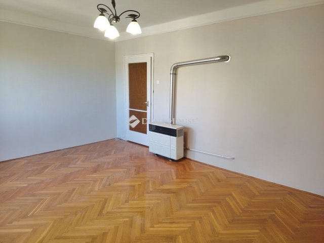 Eladó téglalakás, Székesfehérvárott 61.5 M Ft, 2 szobás