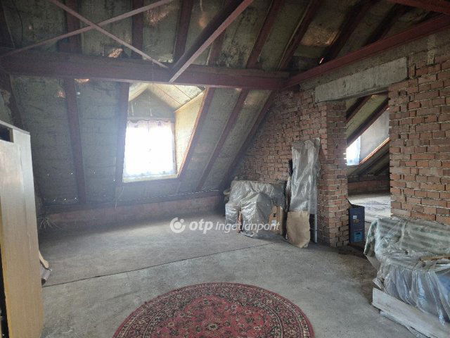 Eladó téglalakás, Szegeden 95 M Ft, 3 szobás