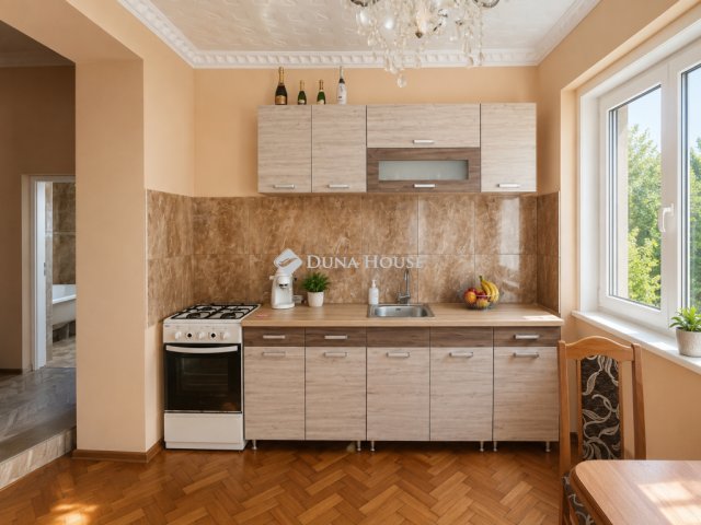 Eladó családi ház, Újszászon 35 M Ft, 4 szobás