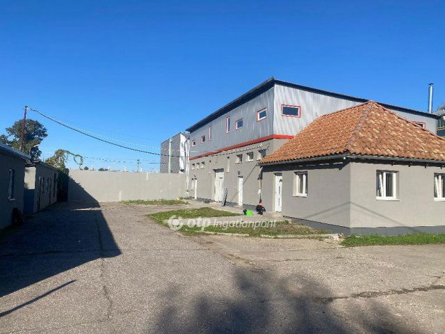 Eladó ipari ingatlan, Balassagyarmaton 169 M Ft