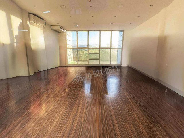 Eladó üzlethelyiség, Pécsett, Bajcsy-Zsilinszky utcában