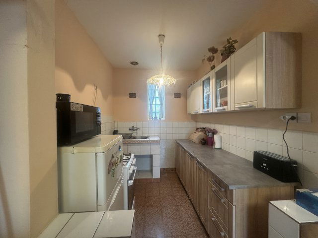 Eladó családi ház, Tikoson 34.9 M Ft, 4 szobás