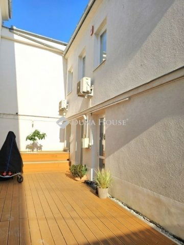 Eladó téglalakás, Pécsett 84.9 M Ft, 3 szobás