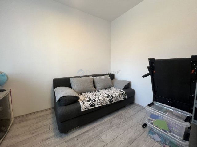 Eladó családi ház, Szegeden 280 M Ft, 4+1 szobás