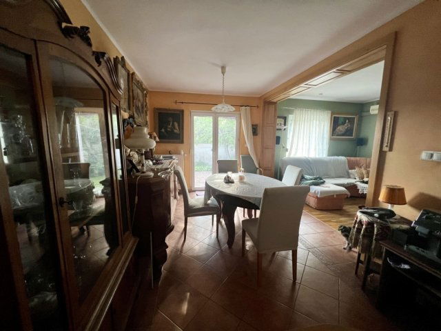 Eladó családi ház, Pécsett 177 M Ft, 6 szobás