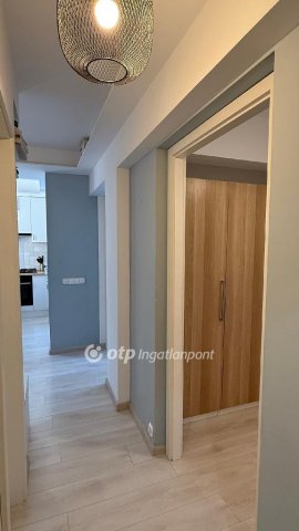 Eladó panellakás, Százhalombattán 76.6 M Ft, 2+1 szobás