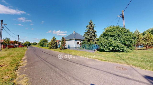 Eladó családi ház, Tiszaújvárosban 32.5 M Ft, 2 szobás