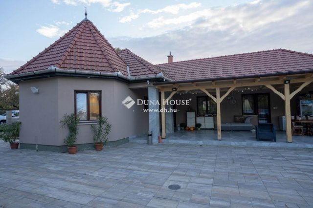 Eladó családi ház, Gödöllőn 159 M Ft, 3 szobás