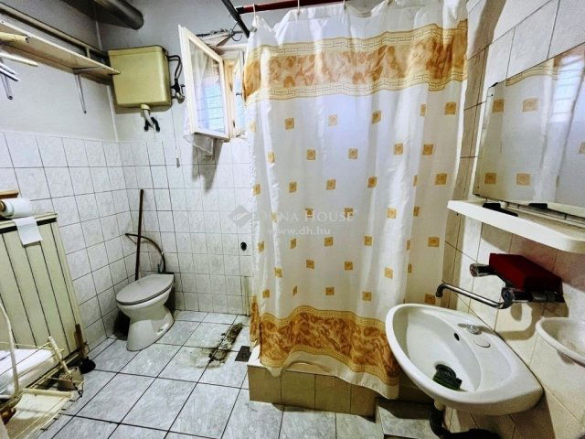 Eladó családi ház, Tápiószecsőn 36.9 M Ft, 2 szobás