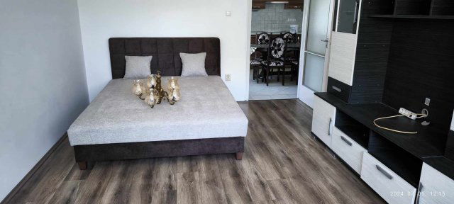 Kiadó panellakás, albérlet, Debrecenben, Jerikó utcában