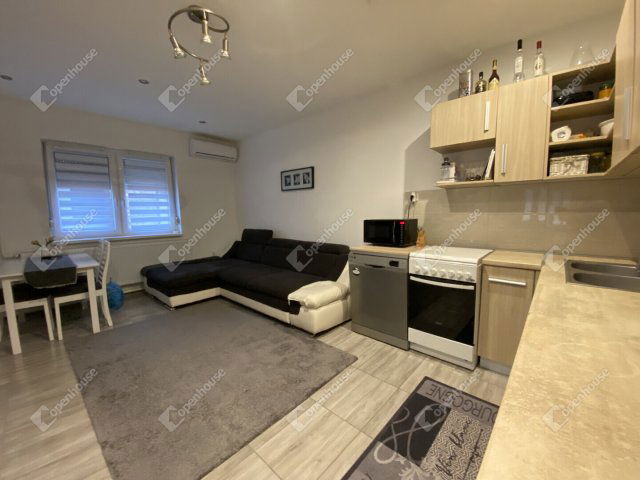 Eladó családi ház, Hajdúsámsonon 79 M Ft, 3 szobás