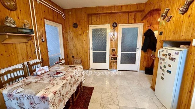 Eladó téglalakás, Budapesten, XI. kerületben 100 M Ft