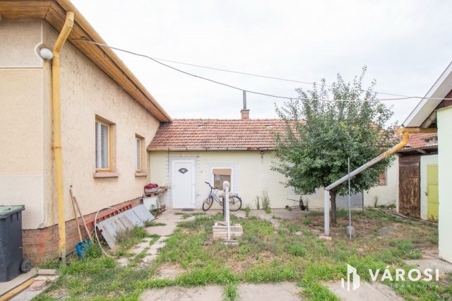 Eladó családi ház, Békéscsabán 36.9 M Ft, 4 szobás