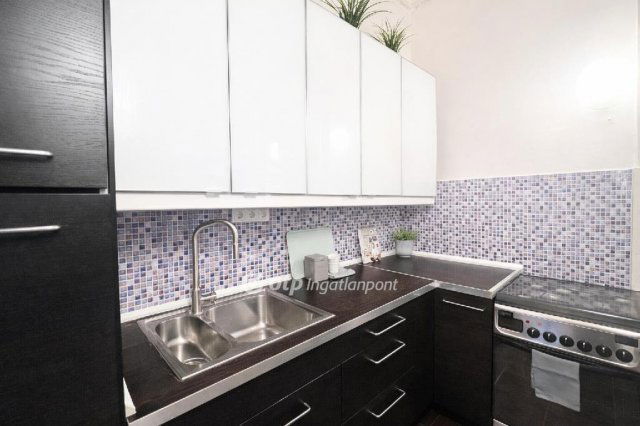 Eladó téglalakás, Budapesten, VIII. kerületben 112 M Ft