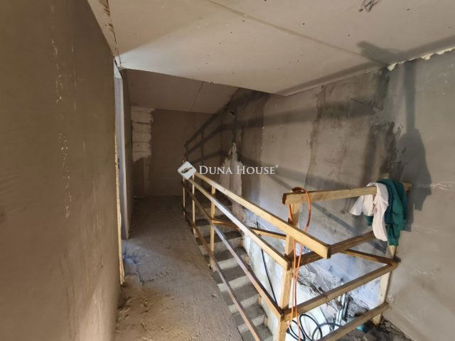 Eladó családi ház, Leányfaluban 43 M Ft, 4 szobás