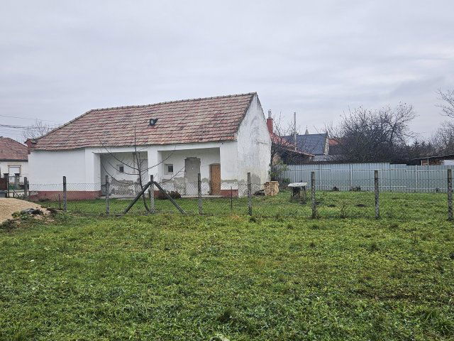 Eladó családi ház, Pápadereskén 10.9 M Ft, 1 szobás